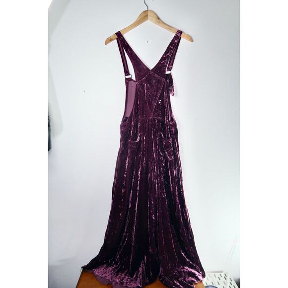 Free People Red Burgundy Cropped Weekender Chrushed Velvet Overalls XS - Picture 4 of 5